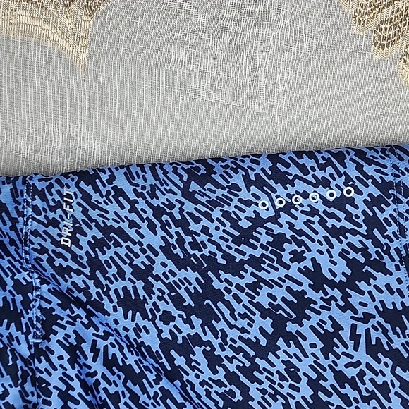 NIKE Athletic DRI-FIT Stretch Drawstring Shorts. Size: XS - Picture 5 of 7